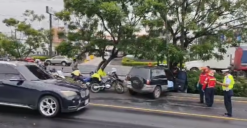 Conductor fallece por posible paro cardiaco en la Aguilar Batres