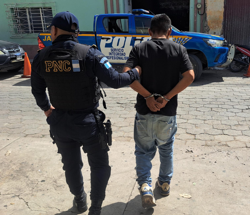 Hondureño capturado por golpear a su esposa en Jalapa