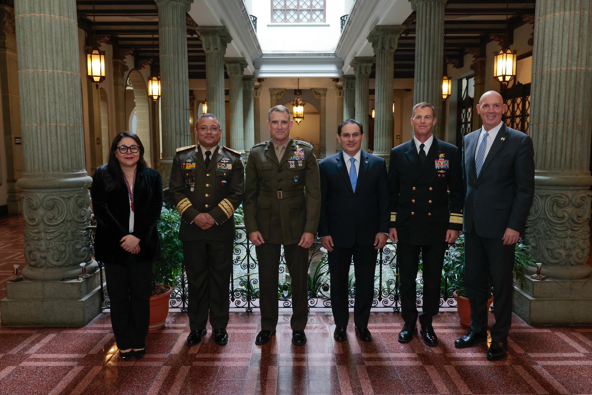 Presidente da más detalles sobre visita de comanda