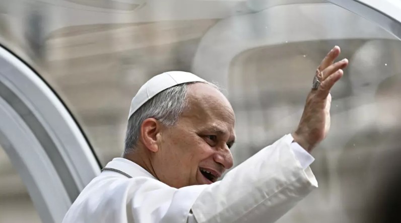 Papa León XIV nombra a una laica mexicana para dirigir el departamento vaticano de comunicación