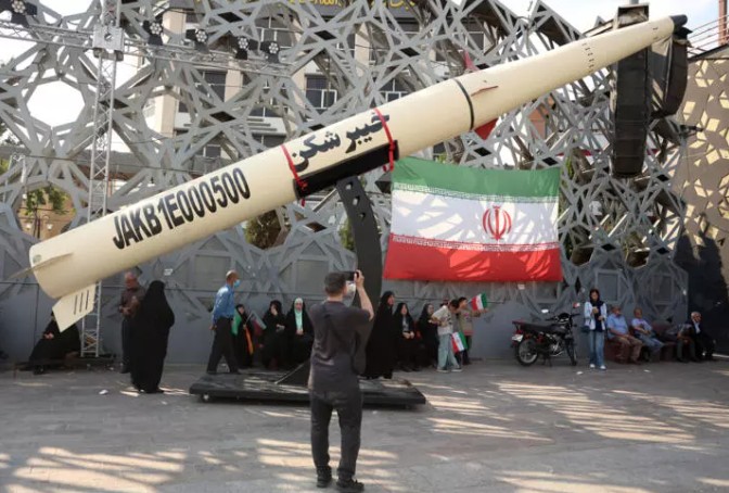Israel e Irán se atacan por primera vez desde la tregua