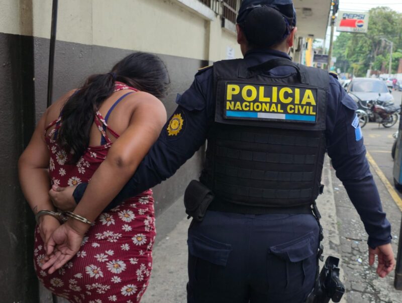 Pretendía visitar a reo y terminó presa