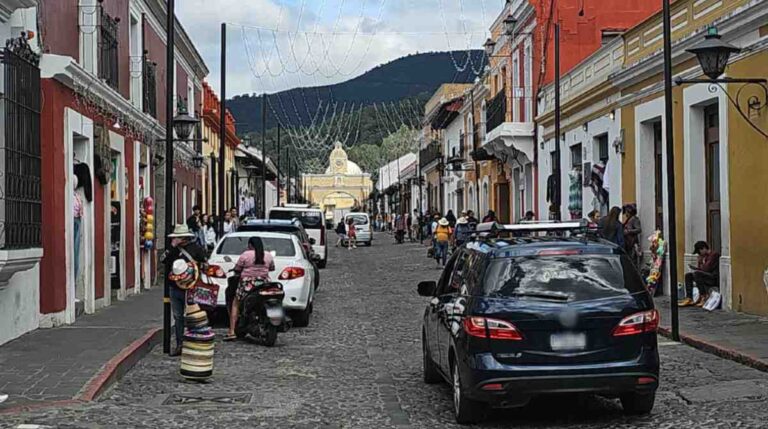 Antigua Guatemala oficializa sistema de pago por e