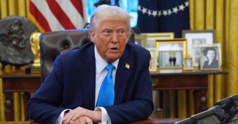 Trump no ofreció detalles sobre el contenido del mensaje, que se produce después que anunciará este mismo lunes que Estados Unidos restablecerá el bloqueo marítimo a buques iraníes en el estrecho de Ormuz.