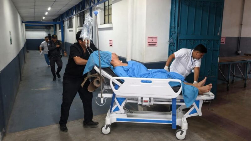 Reo herido fue llevado a un centro asistencial. FOTO: Efraín Sisay.