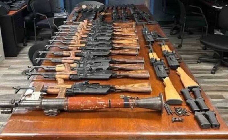 Las detenciones ocurrieron durante acciones simultáneas en Puebla y Ciudad de México, como parte de una investigación sobre la fabricación y comercialización ilegal de armas